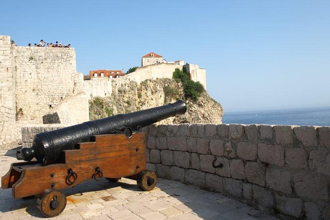 Dubrovnik City Walls Tour for Early Birds or Sunset Chasers - Walking the Dubrovnik City Walls