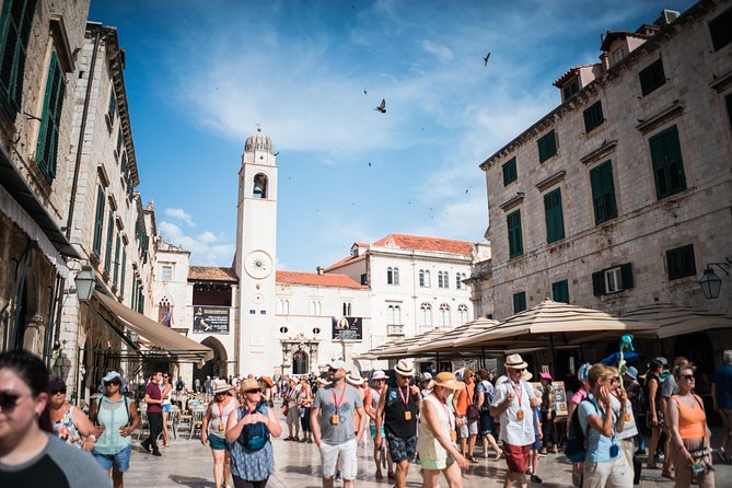 Dubrovnik Combo: Old Town & Ancient City Walls - Buying the city walls ticket
