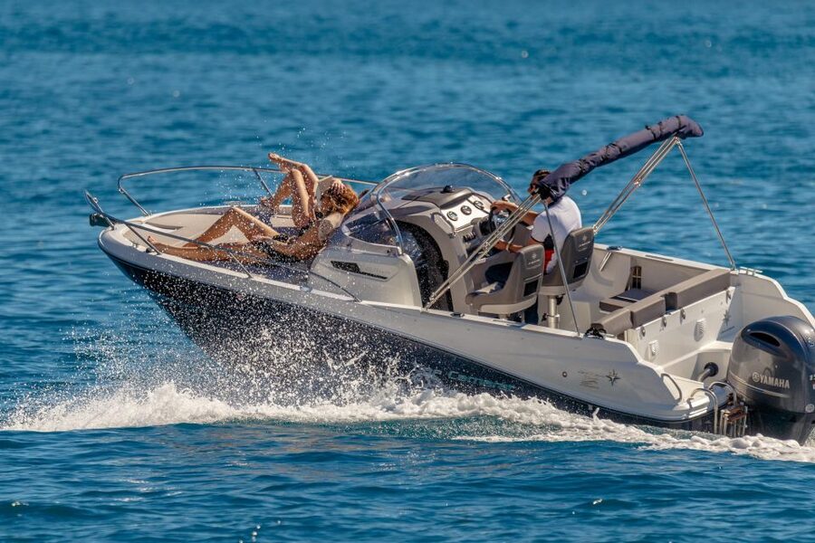 Dubrovnik: Elafiti Island Private Speedboat Tour - Koločep for snorkeling and cliff views