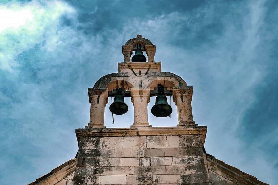 Dubrovnik for Kids: A Playful Family Walking Tour Experience - Meeting at Pile Gate and Nautika restaurant