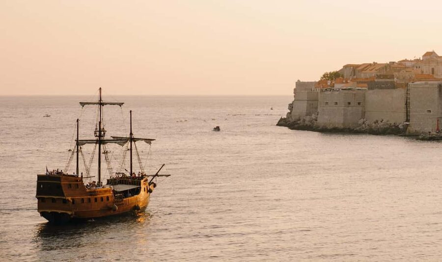 Dubrovnik: Galleon Sunset Cruise with a Live Guide & Drink - Key points to know before you book