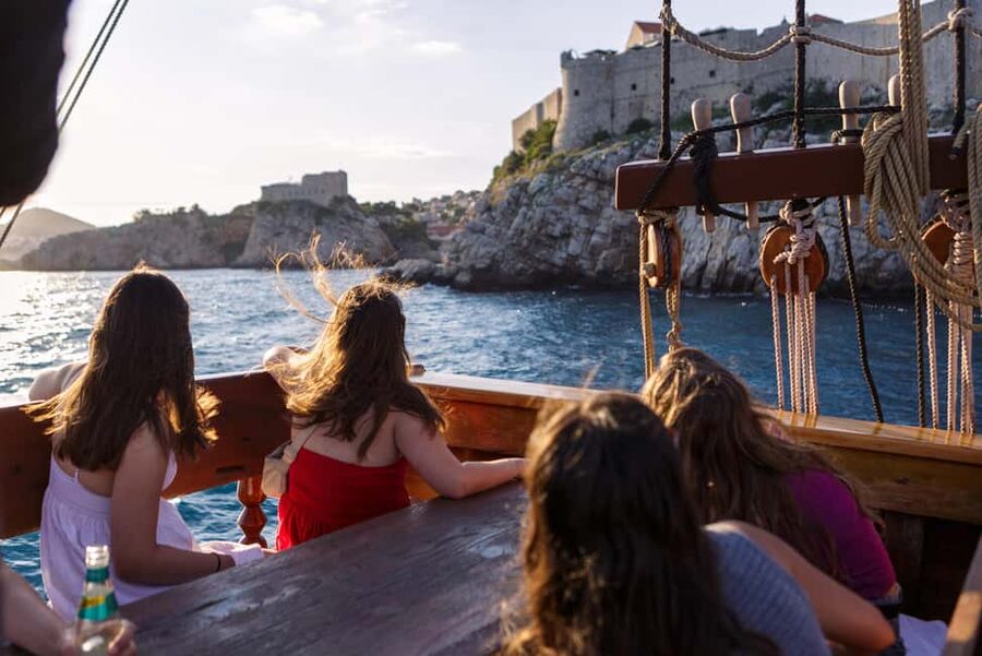 Dubrovnik: Galleon Sunset Cruise with a Live Guide & Drink - Stories, Music, and the Crew’s Performance