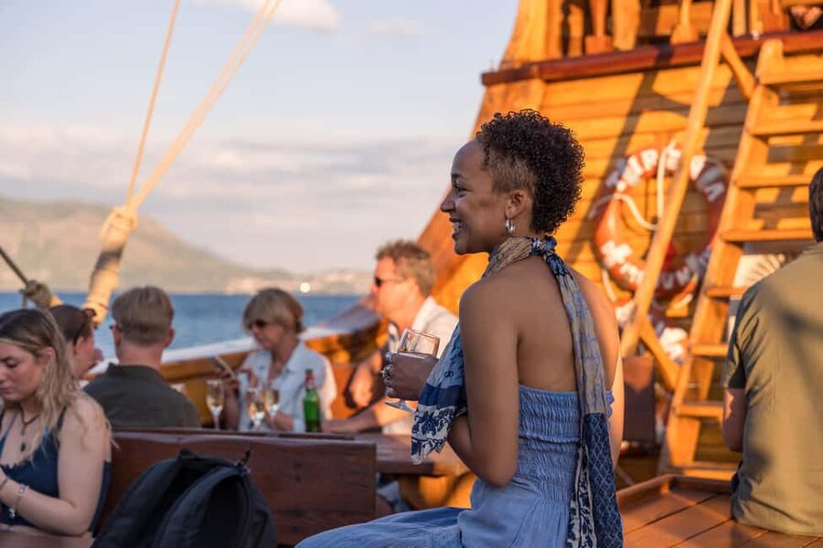 Dubrovnik: Galleon Sunset Cruise with a Live Guide & Drink - What to Eat and Drink on Board