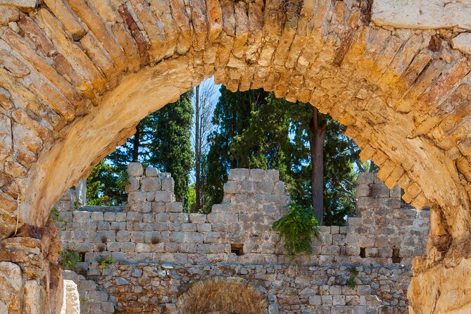 Dubrovnik Game of Thrones Boat Tour - Your Iron Throne photo stop