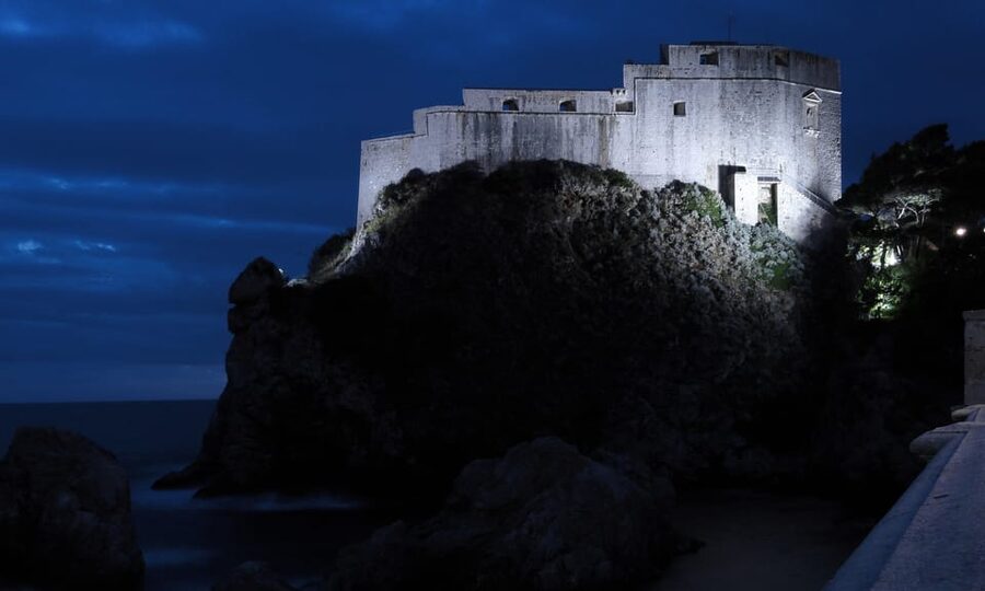 Dubrovnik: Ghosts and Mysteries Walking Tour - The guide makes or breaks a storytelling tour
