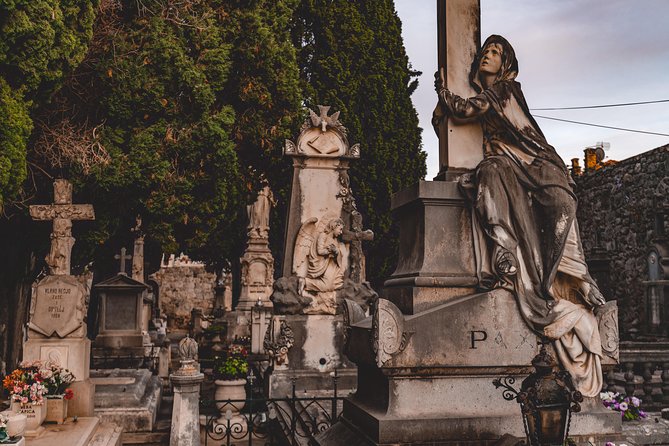 Dubrovnik Ghosts and Mystery Walking Tour - Boninovo Cemetery and the haunted palace