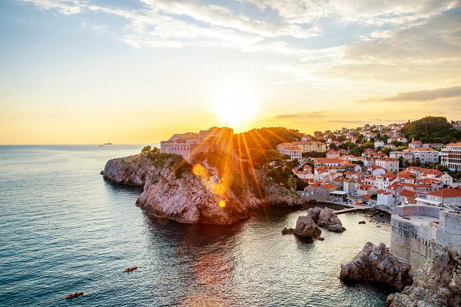 Dubrovnik: Golden Hour Sunset Cruise with Drinks - Drinks on board, but no dinner