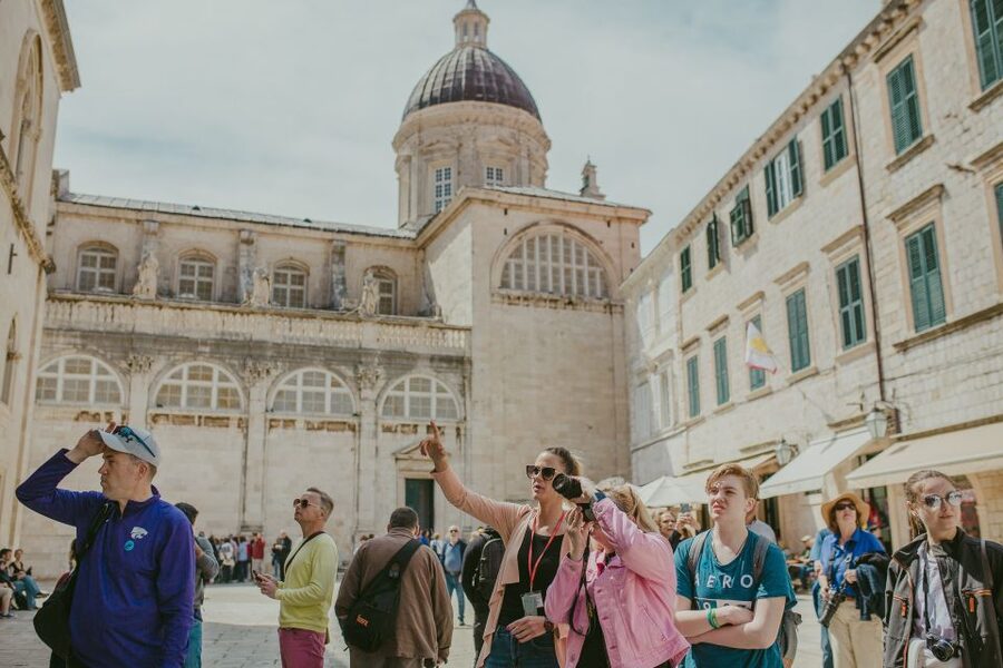 Dubrovnik: History and Game of Thrones Walking Tour - Stradun landmarks and the first walk through old Ragusa