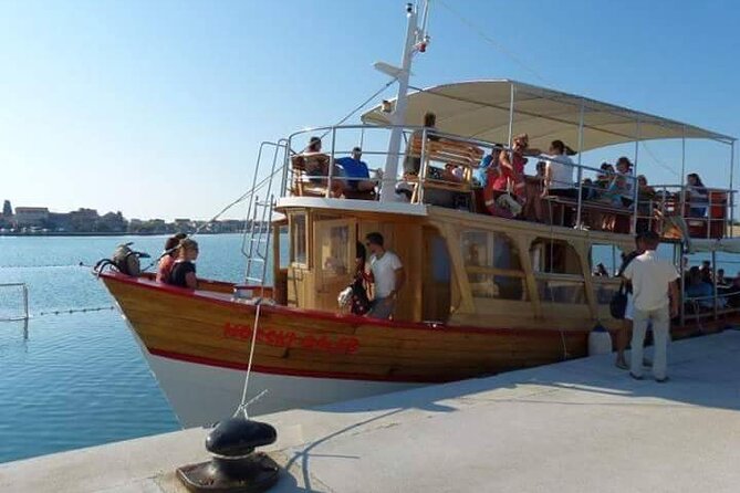 Dubrovnik Islands Boat Tour with Lunch and Unlimited Drinks - Koločep: Pine Trees, Quiet Paths, and Pebble Beaches