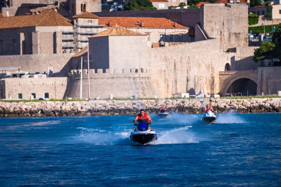 Dubrovnik: Jet Ski Rental - Getting started at the beach