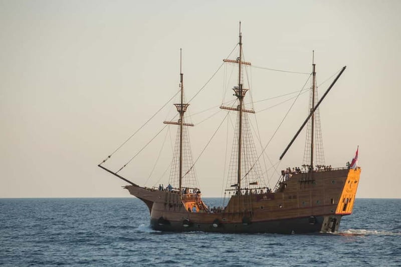 Dubrovnik: Karaka - Game of Thrones Cruise & Walking Tour - From Port Gruž to Dubrovnik by sea