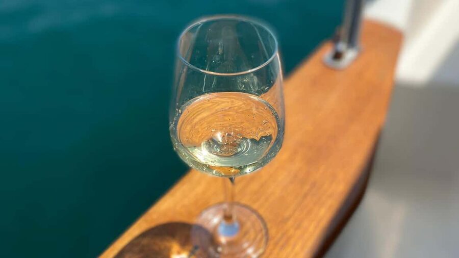 Dubrovnik: Lucky Boat Tour - Elaphite Islands and Blue Cave - Lopud combines free time with a little history