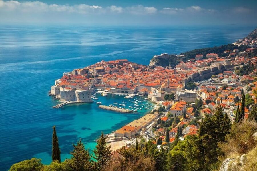 Dubrovnik : Must-See Private Walking Tour With A Guide - What the private format is worth at $88