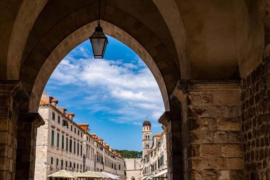 Dubrovnik : Must-See Private Walking Tour With A Guide - Walking the limestone streets of Stari Grad