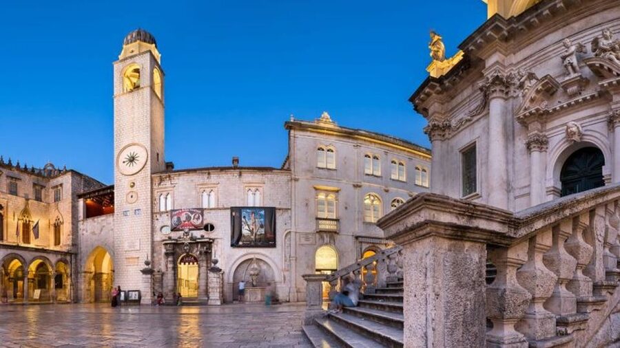Dubrovnik: Old Town and City Walls Guided Walking Tour - The Green Market and old harbor views