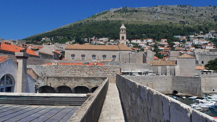 Dubrovnik: Old Town & City Walls Guided Tours Combo - Timing, heat, crowds, and the smartest way to schedule it
