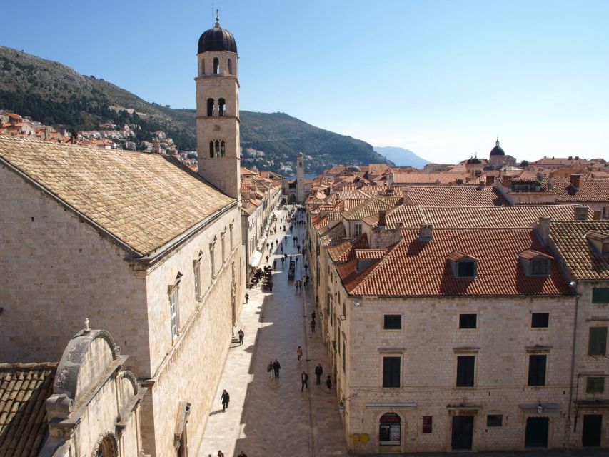 Dubrovnik: Old Town & City Walls Private Walking Tour - History told in chapters, not a lecture