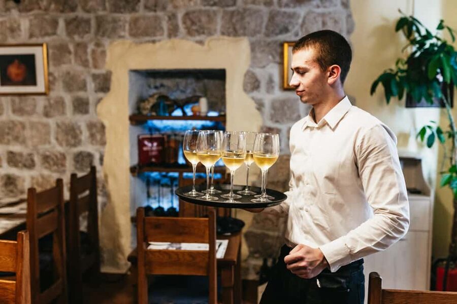 Dubrovnik: Old Town Food Tour - Finishing with gelato, cake, or another sweet