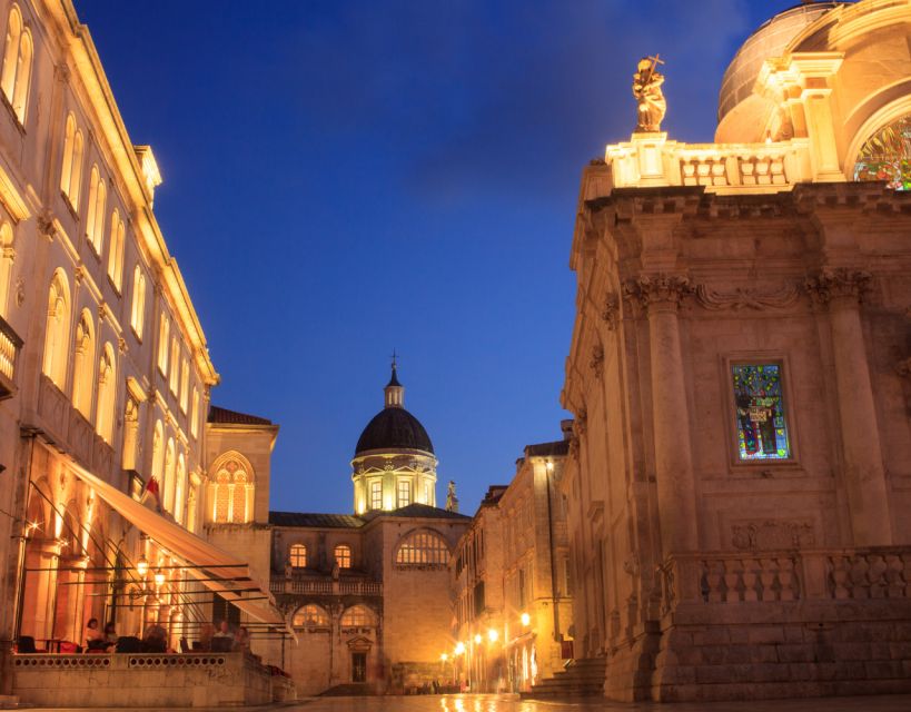 Dubrovnik: Old Town Highlights Guided Evening Walking Tour - Why Dubrovnik works better after dark