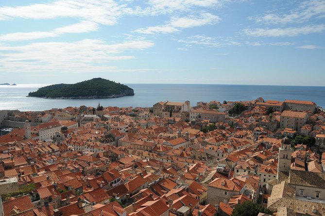 Dubrovnik: Old Town History Walking Tour - Orlando’s Column and the symbols of the Republic