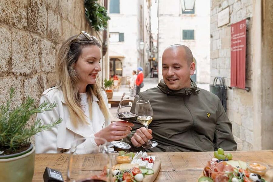 Dubrovnik Old Town: Night tour with History, Wine & Bites - The practical value of local recommendations
