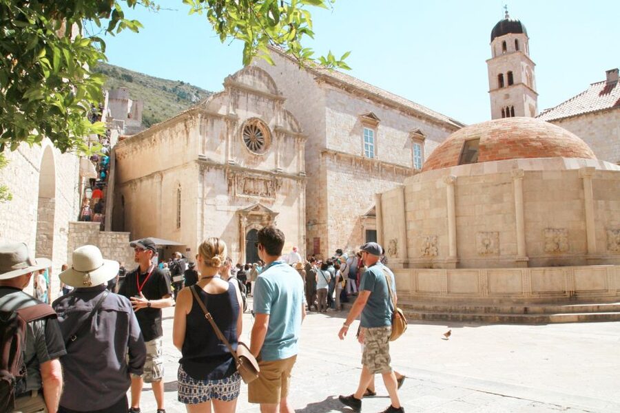 Dubrovnik: Old Town Walking Tour - Gundulićeva Poljana, the cathedral, and daily life
