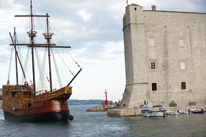 Dubrovnik Old Town Walking Tour and Cruise with Karaka - The 75-minute Old Town walk
