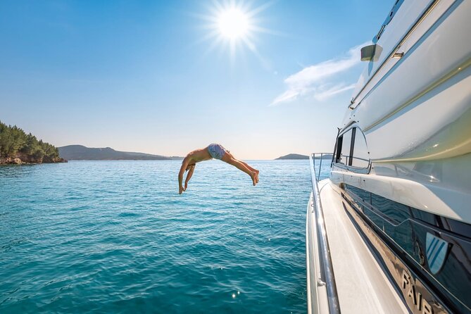 Dubrovnik: Private Boat Tours to Elaphite Islands - Lopud village: lunch and island life