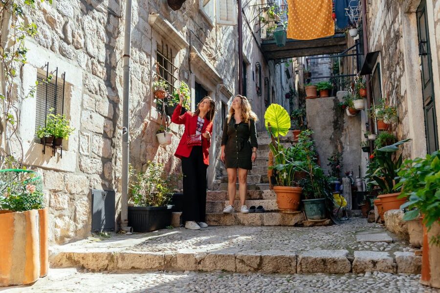 Dubrovnik: Private Family Friendly City Tour with Guide - The local treat: ice cream with a purpose