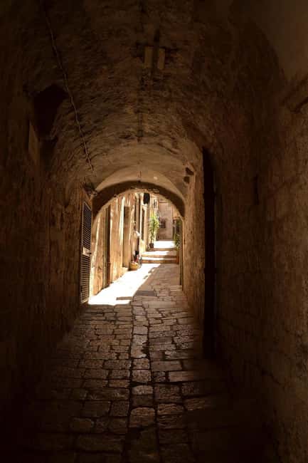 Dubrovnik: Private Game of Thrones Tour: Inside Look - Dubrovnik West Harbour and the first views