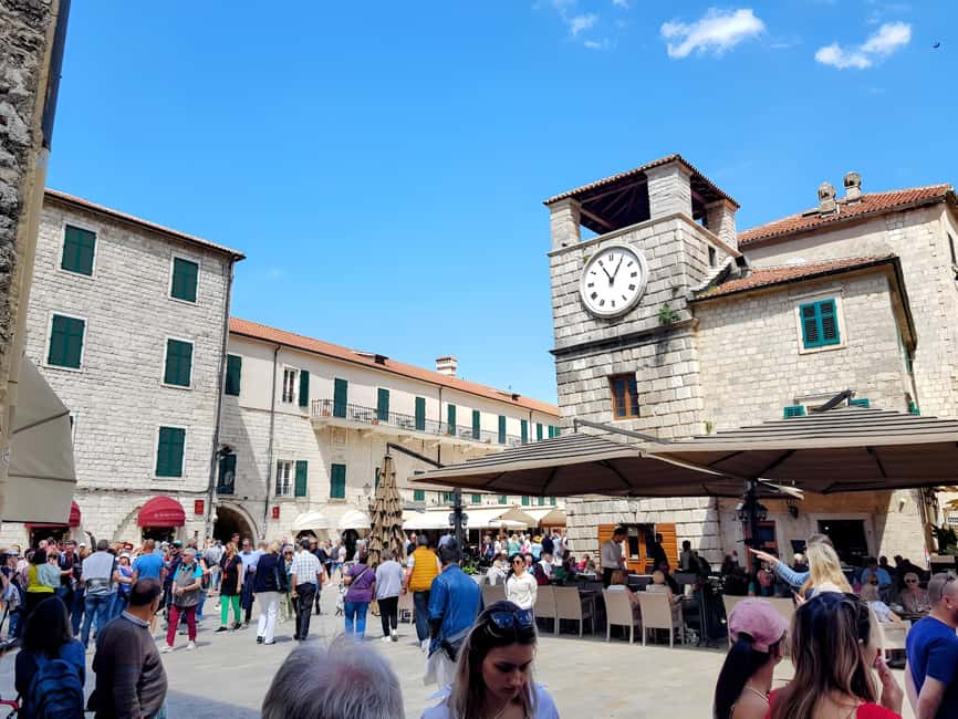 Dubrovnik: Private Tour to Montenegro, Kotor, and Perast - Perast: a quiet waterfront and a short boat ride