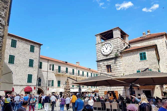 Dubrovnik: Private Tour to Montenegro - Kotor & Perast - Leaving Dubrovnik for Montenegro