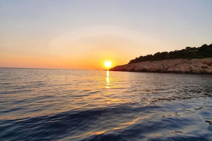 Dubrovnik: Romantic Sunset Cruise - Why Dubrovnik’s sunset is best seen from the water