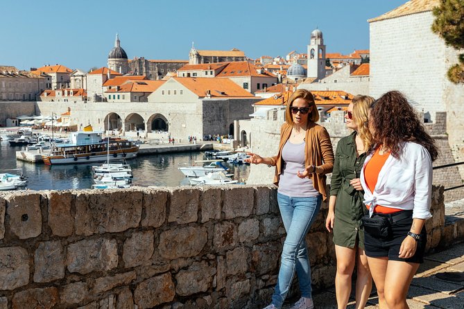 Dubrovnik's History with a Local: the Homeland War Stories Private Tour - Luža Square and the scale of the shelling