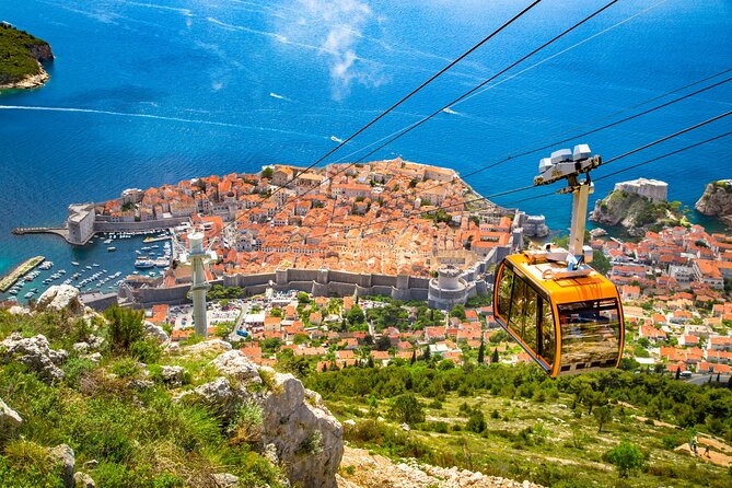 Dubrovnik Scavenger Hunt and Highlights Self Guided Audio Tour - Dubrovnik Cathedral and the value of outdoor clues