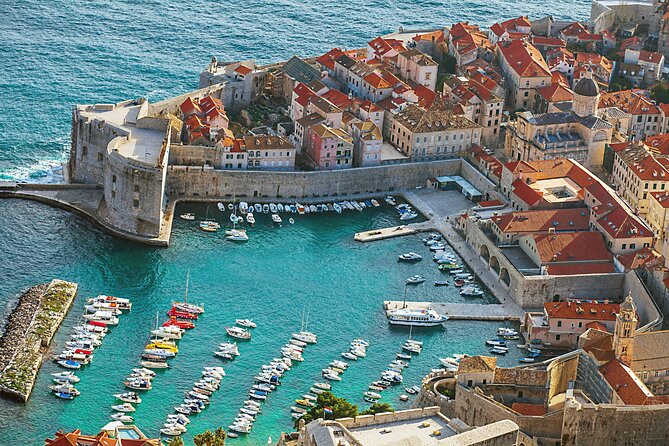 Dubrovnik Scavenger Hunt and Highlights Self Guided Audio Tour - Marin Drzic, the Bell Tower, and the route’s finish