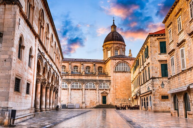 Dubrovnik Scavenger Hunt and Highlights Self Guided Audio Tour - Starting at Pile Gate and entering the Old Town