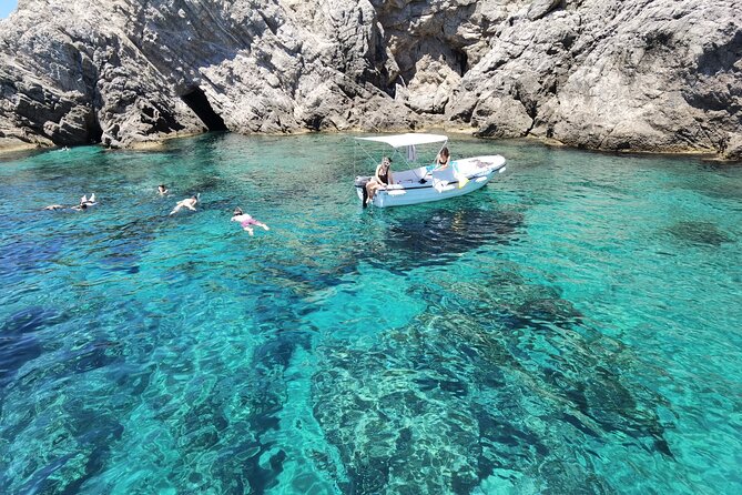 Dubrovnik Self-Drive Boat Rental for up to 6 People - The small boat and what comes with it