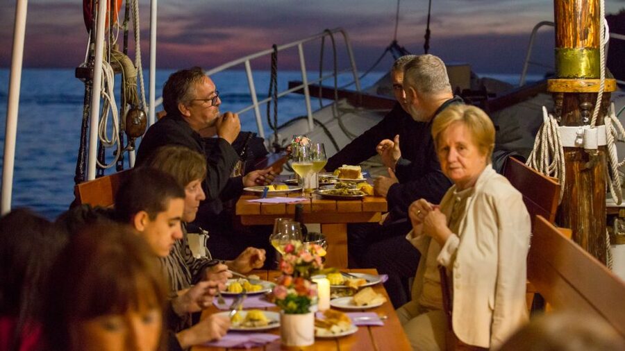Dubrovnik: Sunset Dinner Cruise around the Old Town - Should you book the Dubrovnik sunset dinner cruise?