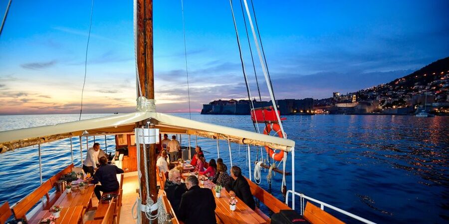 Dubrovnik: Sunset Dinner Cruise around the Old Town - Seeing the Old Town from the Adriatic