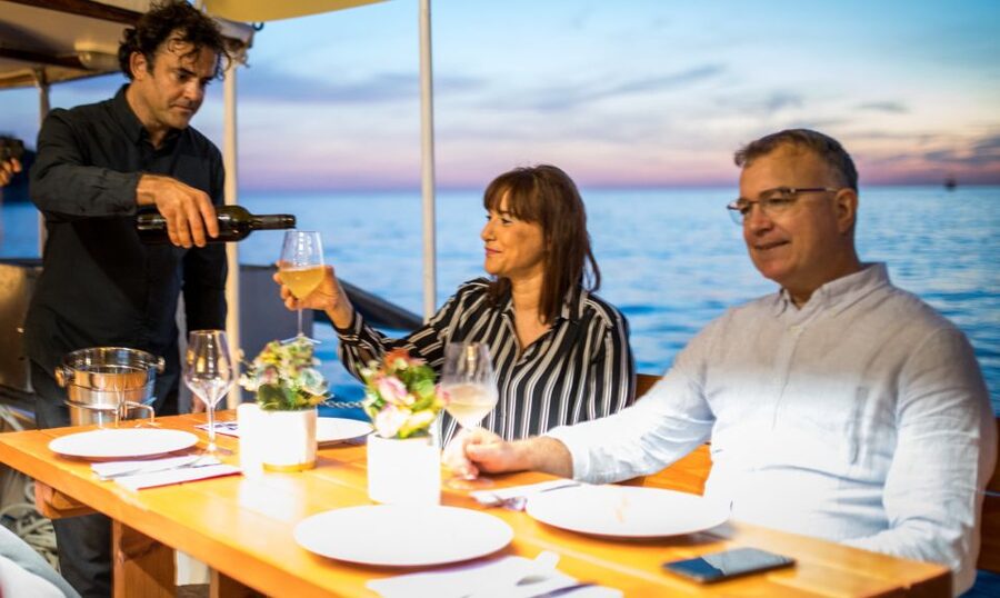 Dubrovnik: Sunset Dinner Cruise around the Old Town - Booking and practical tips