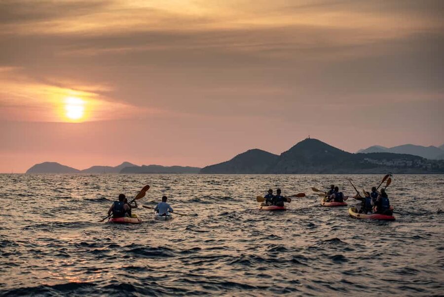 Dubrovnik: Sunset Kayaking and Snorkeling Tour - How demanding is the kayaking?