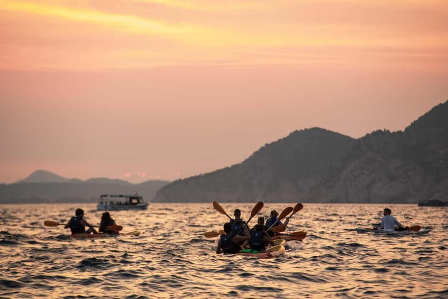 Dubrovnik: Sunset Kayaking and Snorkeling Tour - Starting at Pile Bay near the old town