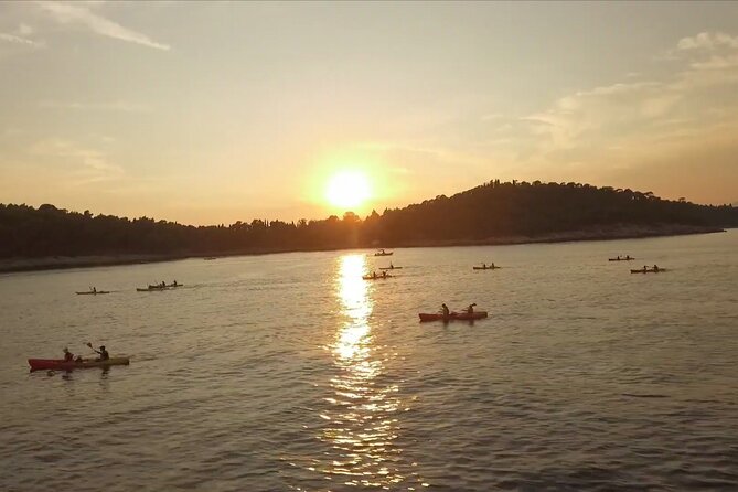 Dubrovnik: Sunset Kayaking & Snorkeling with water &wine - Around Lokrum without landing