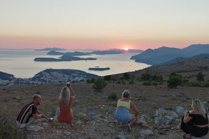 Dubrovnik sunset panorama & wine - Who will enjoy this experience most
