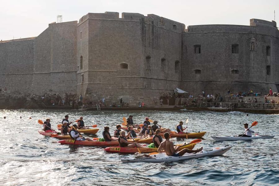 Dubrovnik: Sunset Sea Kayaking Tour - Who should book this outing?