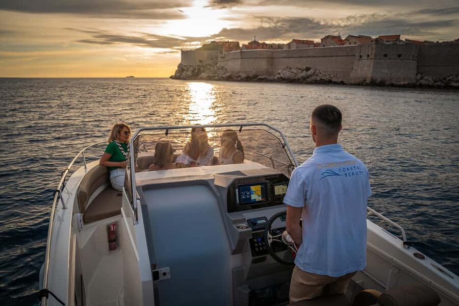Dubrovnik: Sunset Tour With Panorama Of City Walls - The caves, villas, and Game of Thrones locations