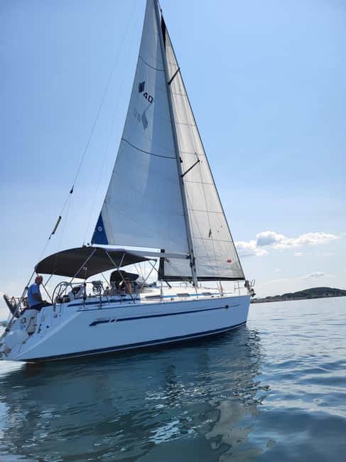 Dubrovnik yacht cruise-Elafity islands & Blue cave - The first hour across the Elaphiti Islands