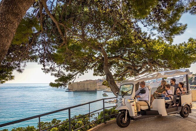 E-Tuk Tuk Tour in Dubrovnik - Climbing Srđ by tuk-tuk