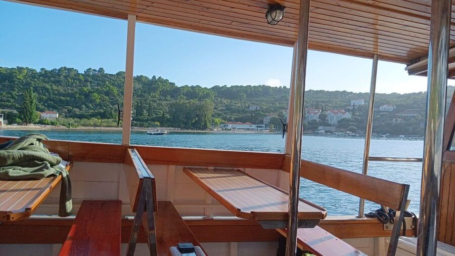 Elaphite Islands Cruise with Local Gastronomy at Captain's H - Who should book this Elaphite Islands day trip?
